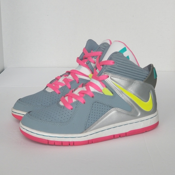 Nike Other - Nike Court Invader Sneakers